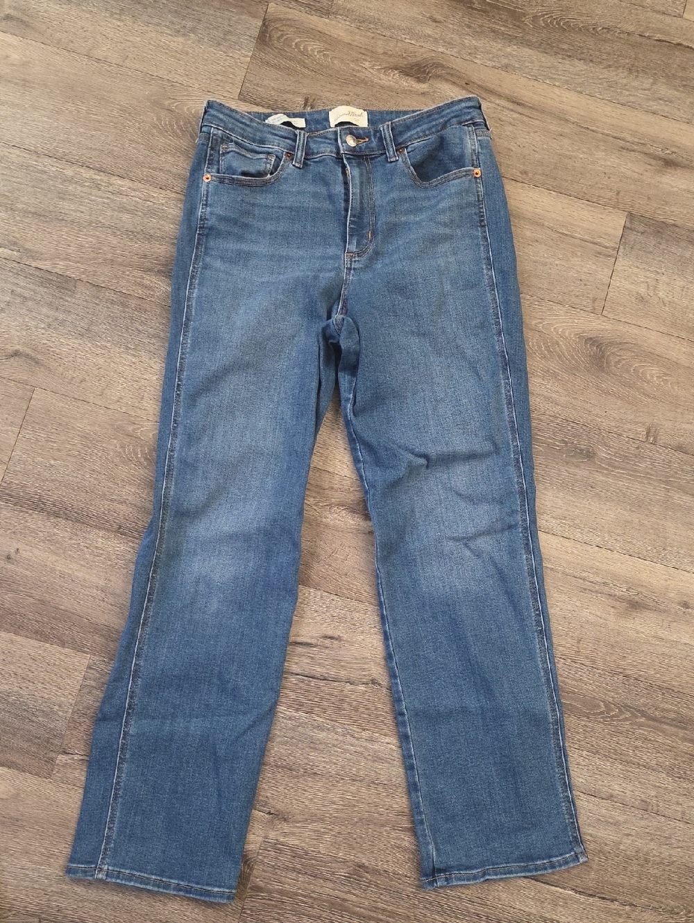 Universal Thread Straight Leg Jeans